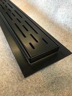 rvs douchegoot met flens maat 700x70x67mm kleur mat zwart